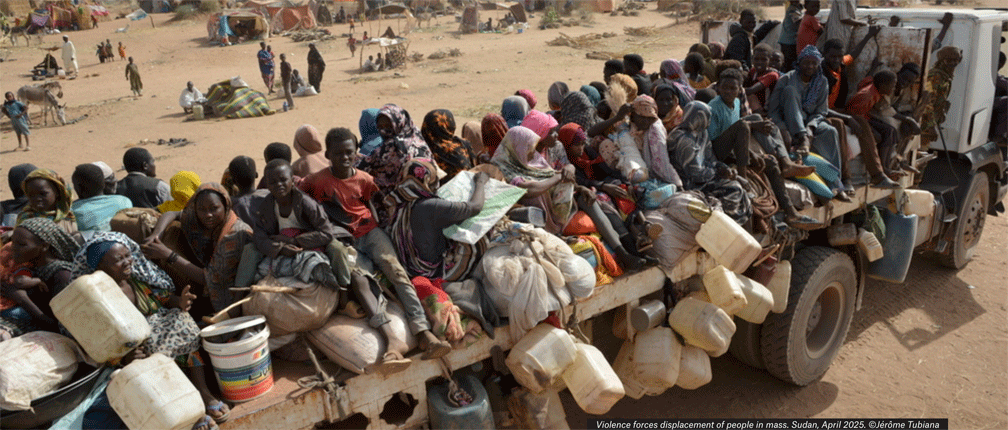 image of refugees fleeing atrocities in Darfur